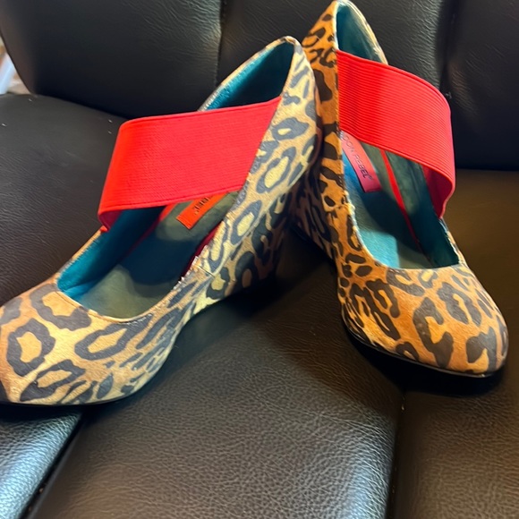 Leopard Wedges size 7 - Picture 1 of 3